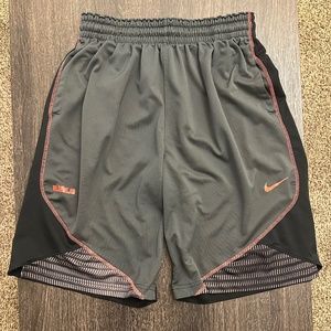 Men's Nike LeBron Shorts - Grey/Black - L